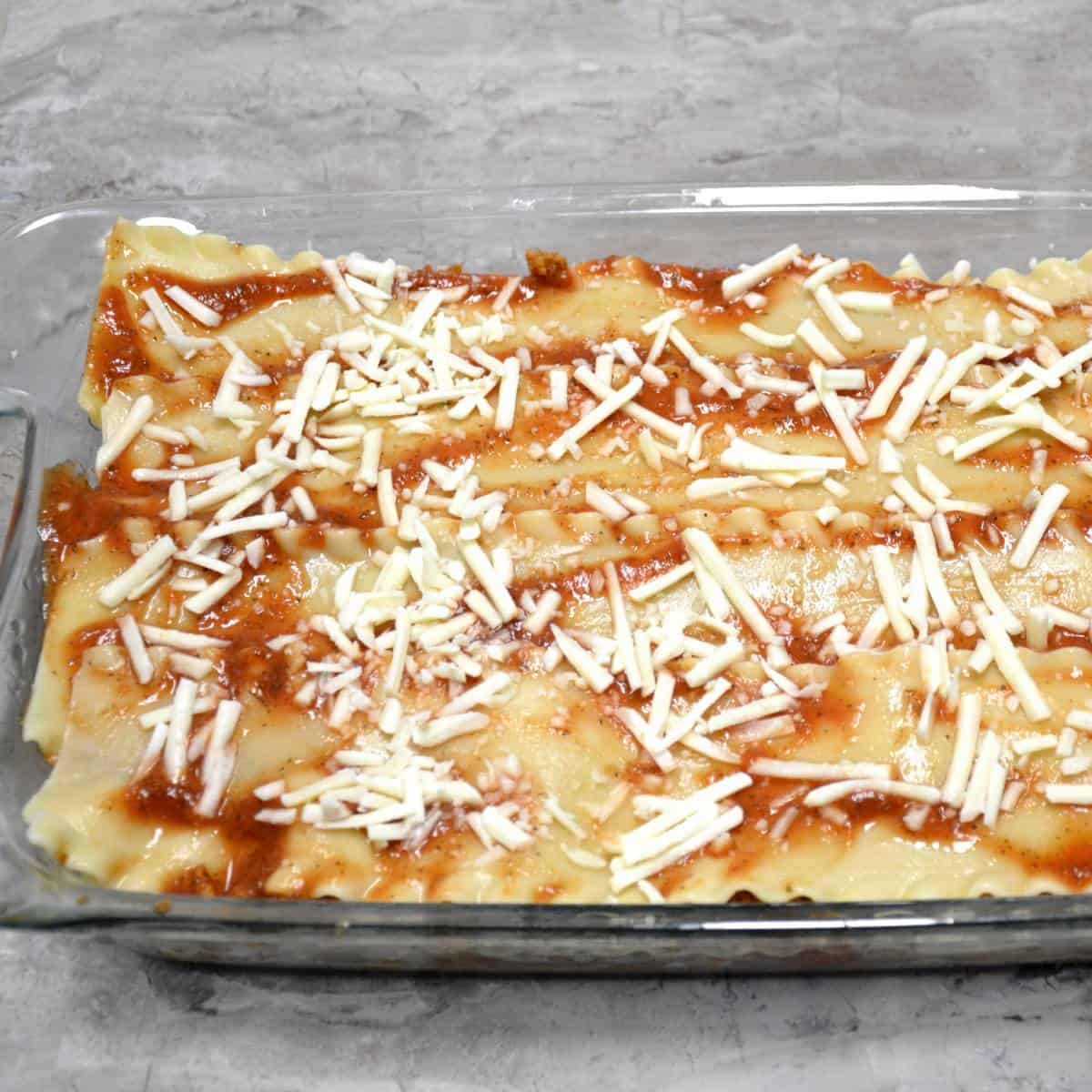 step eighteen in layering lasagna.